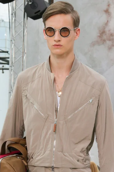 Look 36